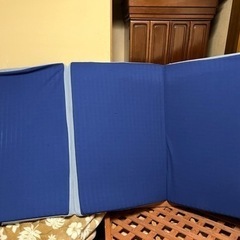 マットレス＋折りたたみベッド（折りたたみコロコロロック付き）の画像