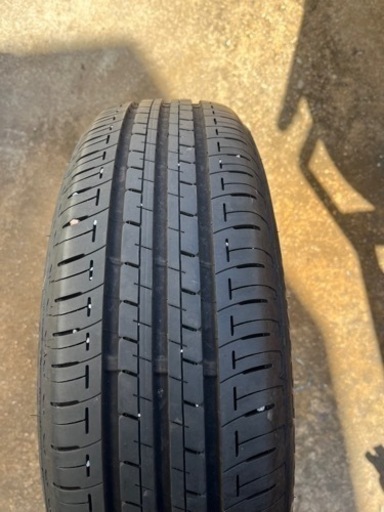 車のパーツ タイヤ、ホイール