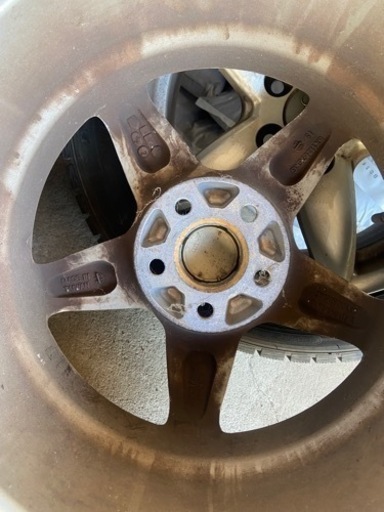 車のパーツ タイヤ、ホイール