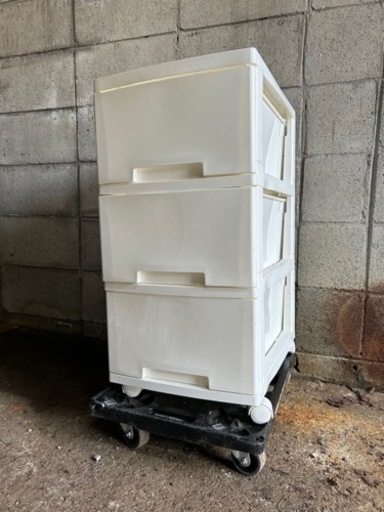 【成約済み】家具 プラスチック3段ボックス 収納家具 収納ケース キャスター付き