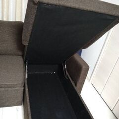 跳ね上げ式収納付きソファベッド