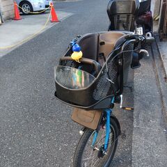 ｃ66🌈　電動自転車・リサイクル専門店　🔵　ご試乗をしてから、ご購入できます。🔴  🌕️２０インチ、チャイルドシート、３人乗り、２人乗り、１人乗り、電動アシスト自転車  🔵土日もお子様と土足のまま、いろいろなタイプのご試乗が可能です。  🔴安心の無料保証；点検サービス付き🟢バカ良心的な中古電動自転車屋です。  🟢バカ良心的な電動自転車屋です。🌈ブリヂストン、ヤマハ共同生産モデル。  🔴バッテリーは、新品の９０％以上の性能を保持してコンディション良好です。  🟢１回の充電で３０ｋｍ程度の画像