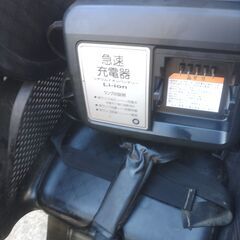 ｃ66🌈　電動自転車・リサイクル専門店　🔵　ご試乗をしてから、ご購入できます。🔴  🌕️２０インチ、チャイルドシート、３人乗り、２人乗り、１人乗り、電動アシスト自転車  🔵土日もお子様と土足のまま、いろいろなタイプのご試乗が可能です。  🔴安心の無料保証；点検サービス付き🟢バカ良心的な中古電動自転車屋です。  🟢バカ良心的な電動自転車屋です。🌈ブリヂストン、ヤマハ共同生産モデル。  🔴バッテリーは、新品の９０％以上の性能を保持してコンディション良好です。  🟢１回の充電で３０ｋｍ程度の画像