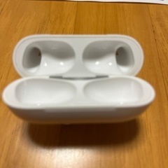 Apple AirPods Pro 第一世代 充電ケース、右耳イヤホンの画像