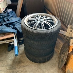 車のパーツ タイヤ、ホイールの画像