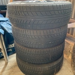 車のパーツ タイヤ、ホイールの画像