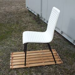 ニトリ 白 イスの画像