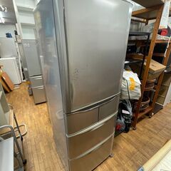 リサイクルショップどりーむ鹿大前店No8348 冷蔵庫　大き目　格安冷蔵庫！　４０４L　自動製氷機能故障　2004年製　他動作確認OKの画像