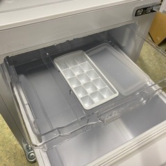 🐧【冷蔵庫】一人暮し用 hisense冷蔵庫 2ドア 134L 20年製 【冷蔵庫高価買取アールワン田川】の画像