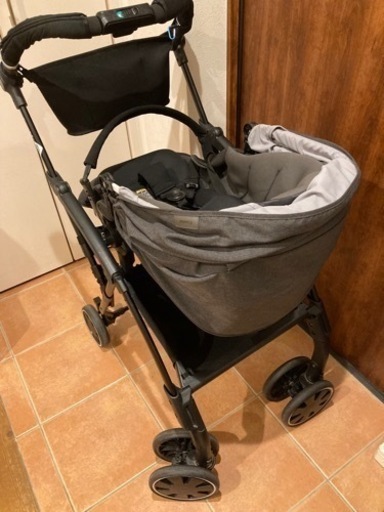 ベビーカー　コンビ ホワイトレーベル ラベリタ