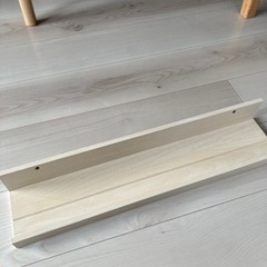 IKEAの壁につけられる飾り棚