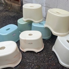 洗面器と浴用椅子