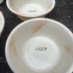 洗面器と浴用椅子の画像