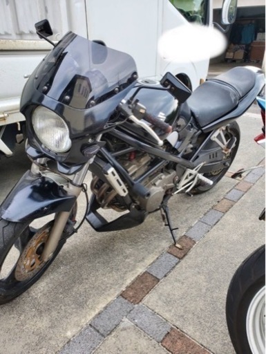 バイク スズキ　エンジンかかりますが、、、