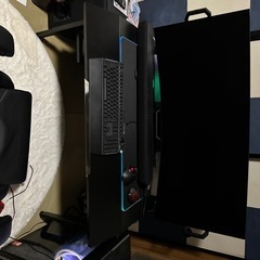 “寝ながらゲーム”が楽しめる ゲーミングデスク 幅110 高さ3...