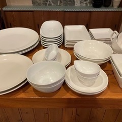 白い食器セット