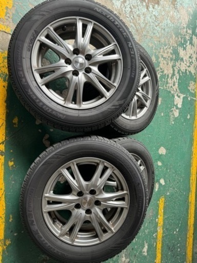 プリウススタッドレスタイヤ195/65-15