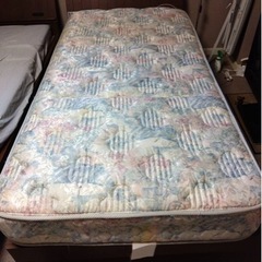 家具 ベッド シングルベッド ( ⚠️ マットレスのみ )