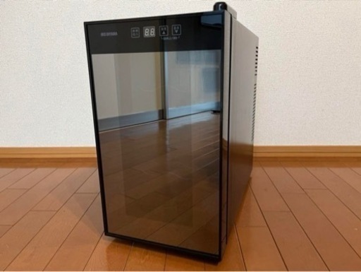 アイリスオーヤマ ワインセラー 8本収納 25L 8~18℃ ペルチェ式 庫内