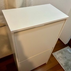 【決まりました】美品　IKEA イケア シューズボックス2段 ホワイト BISSA ビッサ 家具 収納家具 カラーボックスの画像