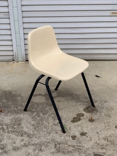 スタッキングチェアー