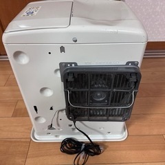 引渡しが決まりました。）ダイニチファンヒーター木造8畳 コンクリート12畳 FHY-32GS8 ウォームホワイト07年製の画像