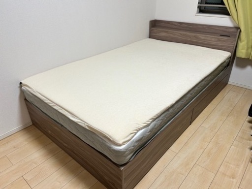 セミダブルベッド　(ベッドフレーム　マットレス　低反発マット)取引中