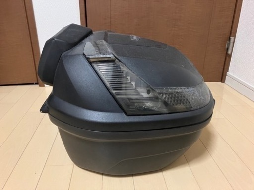 GIVI B37 リアボックス　バックレスト付  