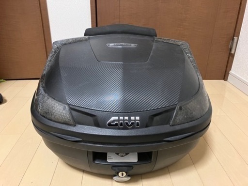 GIVI B37 リアボックス　バックレスト付