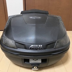 GIVI B37 リアボックス　バックレスト付  の画像