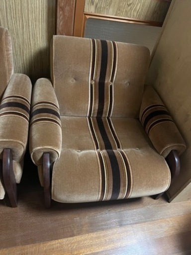 ソファ1人掛け(2台)、3人掛け(1台)