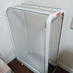 デロンギ他　オイルヒーター　ガード