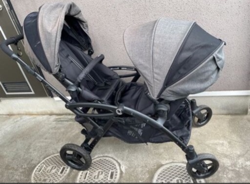 子供用品 ベビー用品 2人のベビーカー