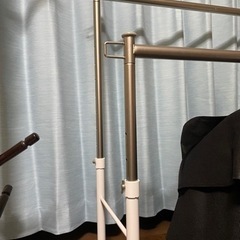 ハンガーラックの画像