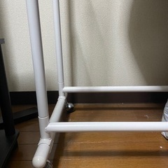 ハンガーラックの画像