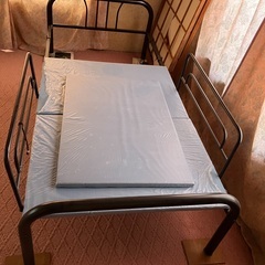簡易ベッド差し上げます。