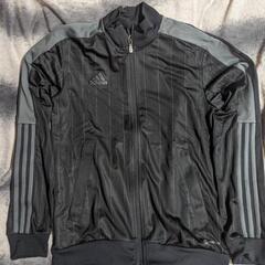 アディダスの上下