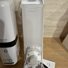 ディスペンサー　シャンプーボトルの画像
