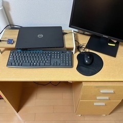デスク　テレワーク　　