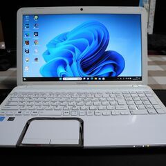 とても美品です！高速i7+8GBメモリ　新品SSD/256GB+...