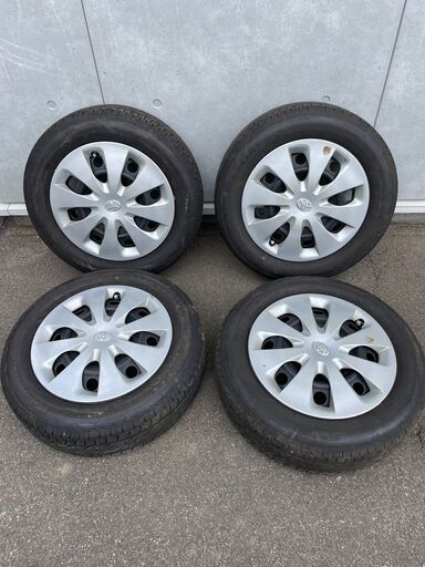○【ブリジストン夏タイヤ】175/65/R15 タイヤホイール4本セット タイヤ21年製 BRIDGESTONE サマータイヤ トヨタアクア純正ホイール・カバー トヨタ旧型アクアに1シーズン使用 カー用品 乗用車 TOYOTA 中古品 (NF240310)499-14