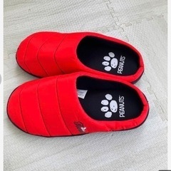 スヌーピー  SNOOPY  スリッポン　ダウン風　フリーサイズ　スリッパの画像