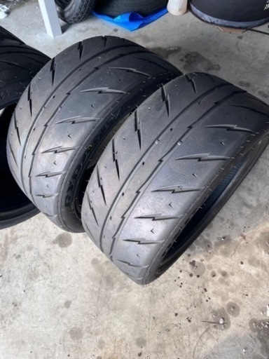 バリ溝　シバタイヤTW200 255/40 R18