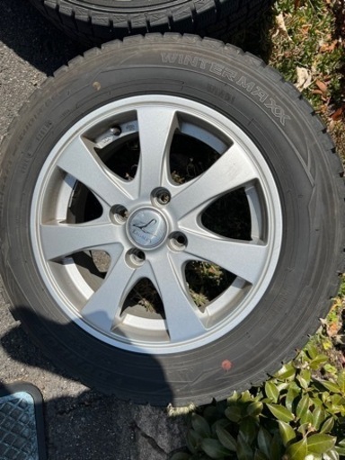 車のパーツ タイヤ、ホイール