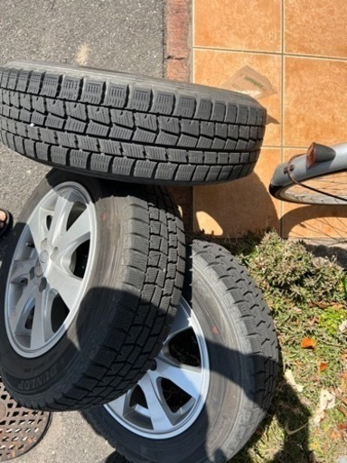 車のパーツ タイヤ、ホイール