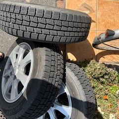 車のパーツ タイヤ、ホイールの画像