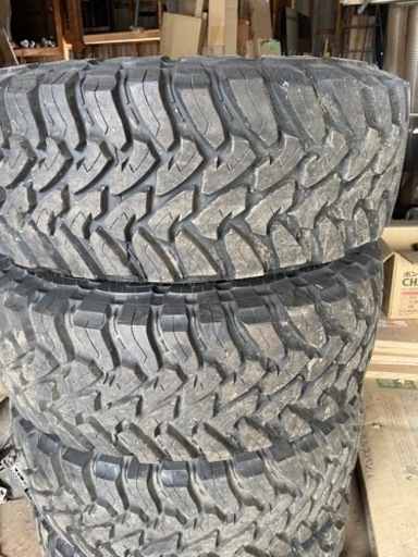 車のパーツ タイヤ、ホイール