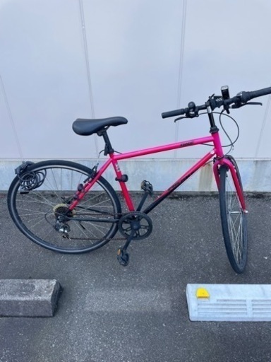 自転車、クロスバイク、空気入れ