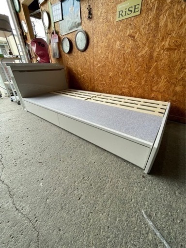 シングルベッド　白　宮付　引き出し付きベッド　フレーム単品