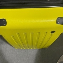 キャリーケース　スーツケース　黄色の画像